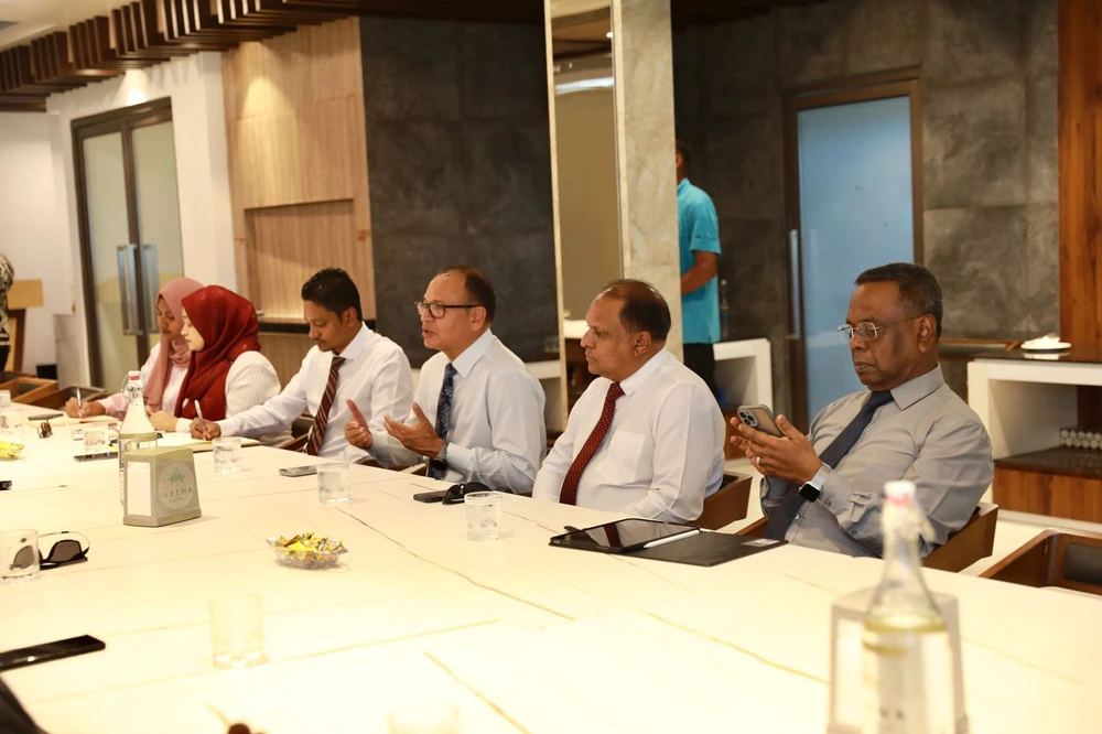 photo for މިނިސްޓަރ އާދަމް ޝަރީފު ޢުމަރު، މާފުށީގެ އެންމެހައި މުއައްސަސާތަކާ ބައްދަލުކުރެއްވުން